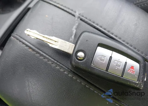 2018 Nissan Rogue S z USA, uszkodzony, nr VIN 5N1AT2MV3JC759833